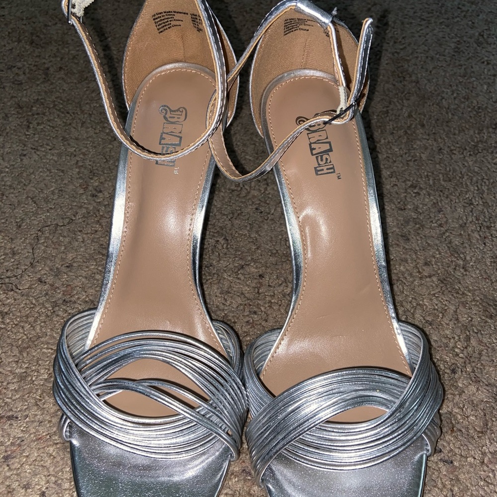 NWOT Silver Heels